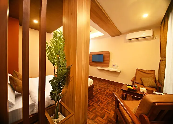 Отель Capital Boutique 3*